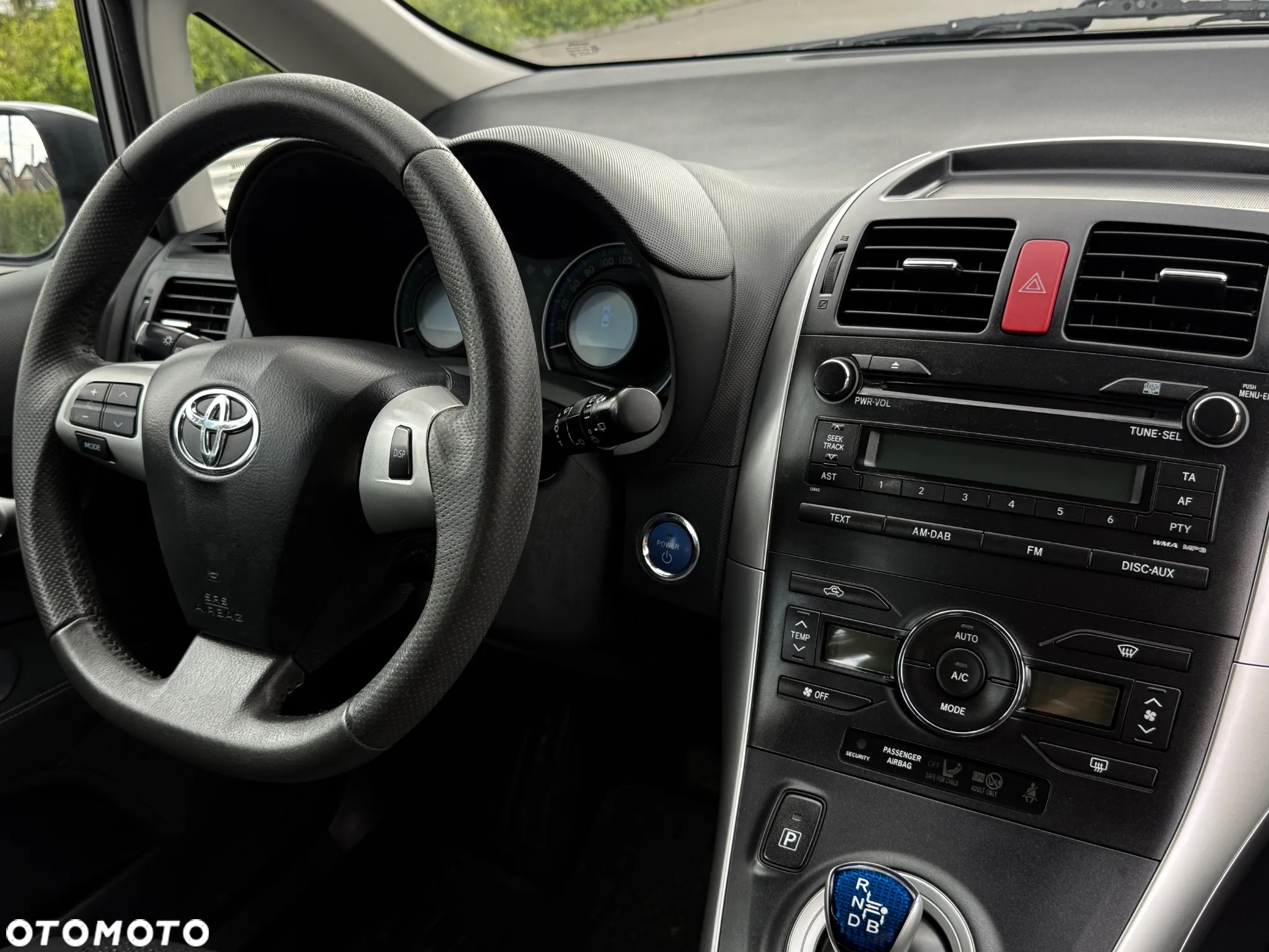 Toyota Auris 1.8 HSD Luna - 26