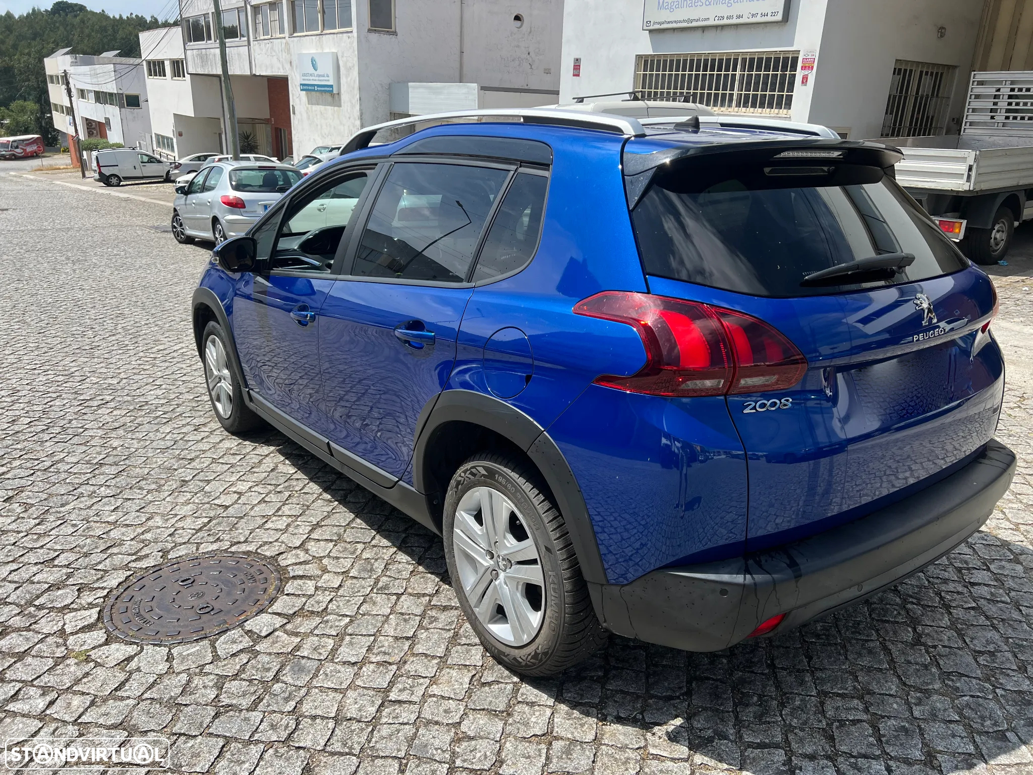 Peugeot 2008 1.2 PureTech Signature EAT6 - 5