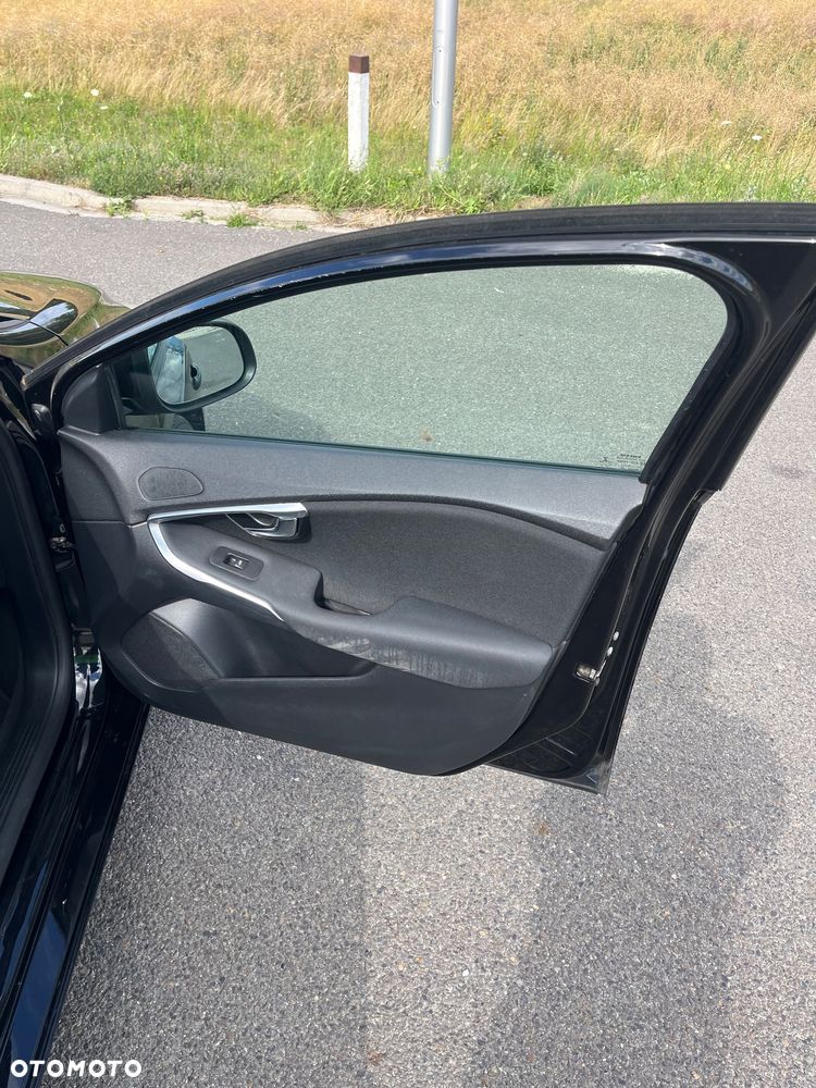 Volvo V40 T2 Drive-E Momentum - 16