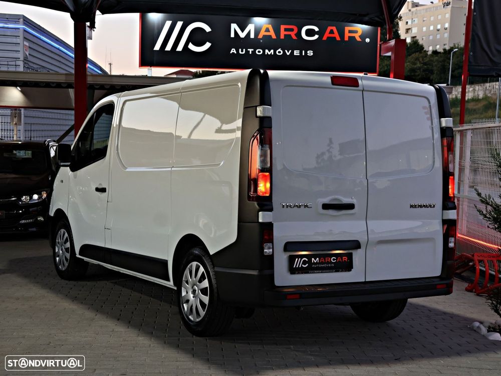 Renault Trafic 2.0 dCi L1H1 1.2T - 8
