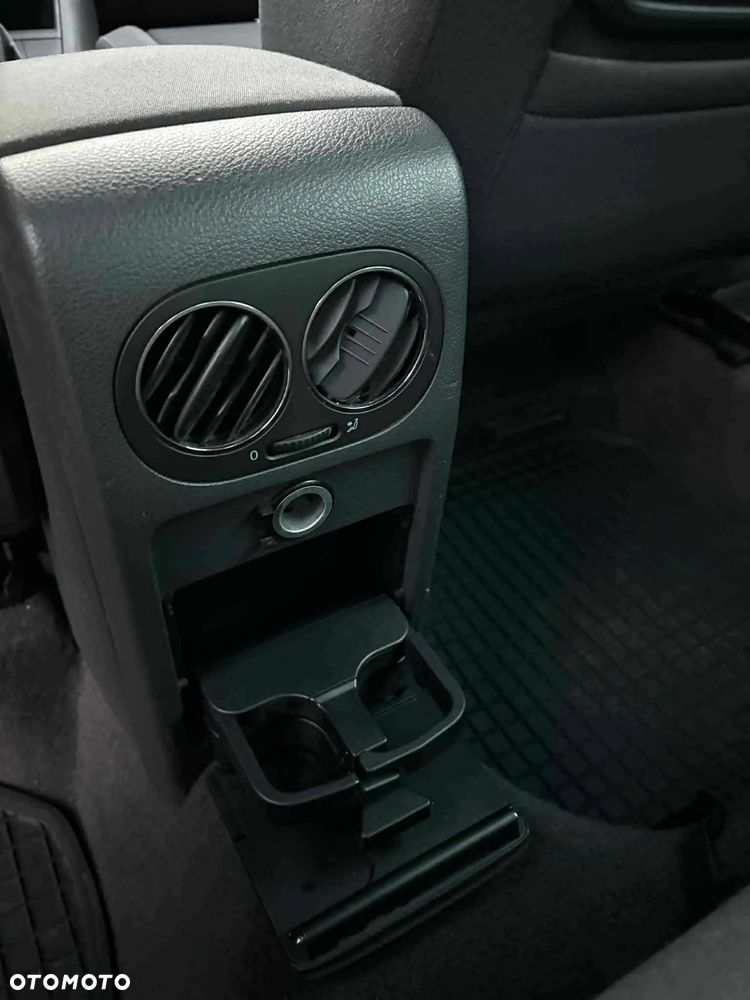 Volkswagen Golf V 2.0 TDI Comfortline - 15
