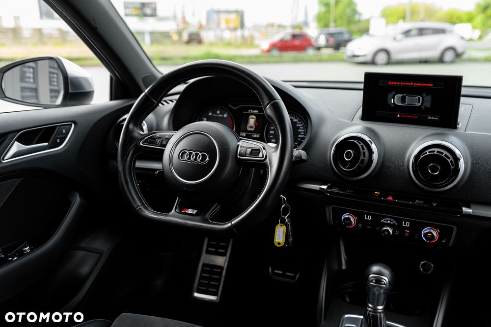 Audi S3 Sportback S tronic - 24