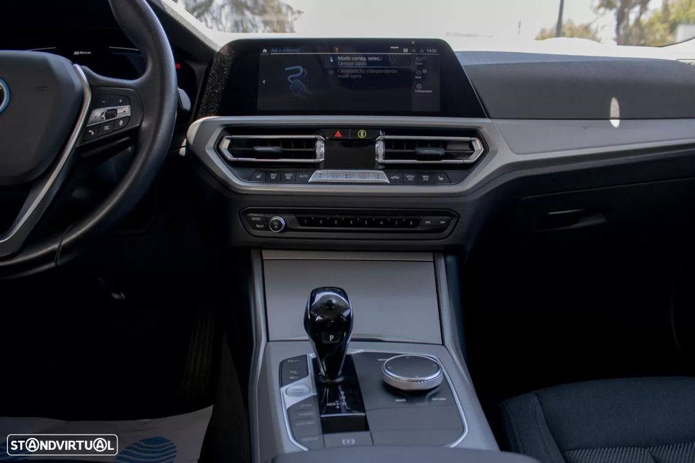 BMW 330 e Aut. Sport Line - 21
