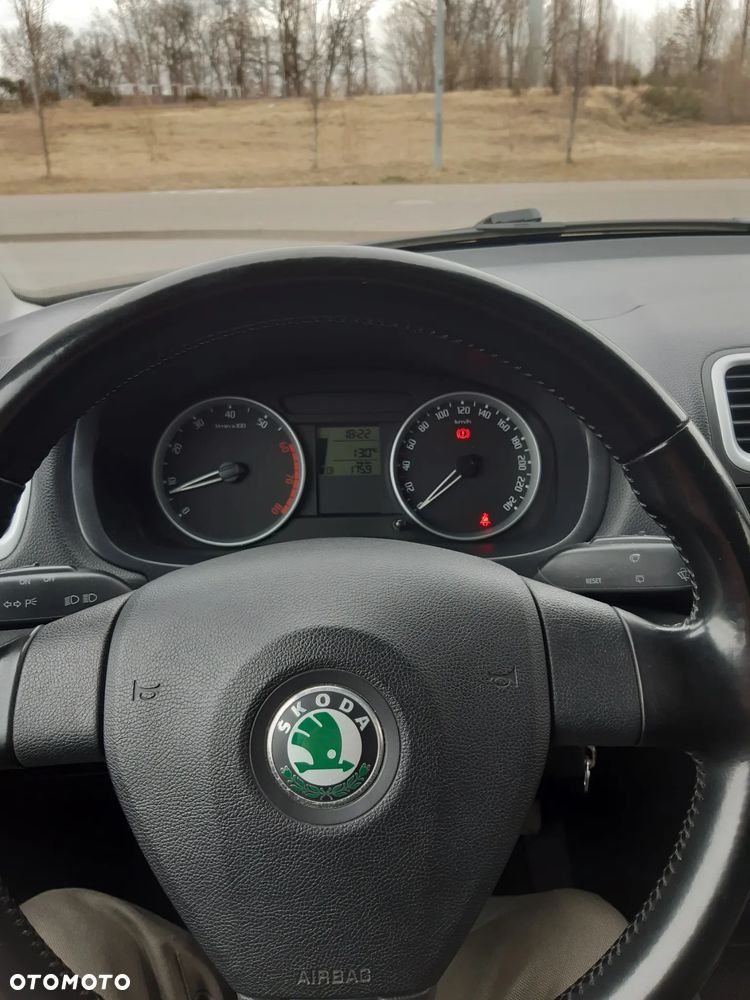 Skoda Fabia 1.6 16V Sport - 11