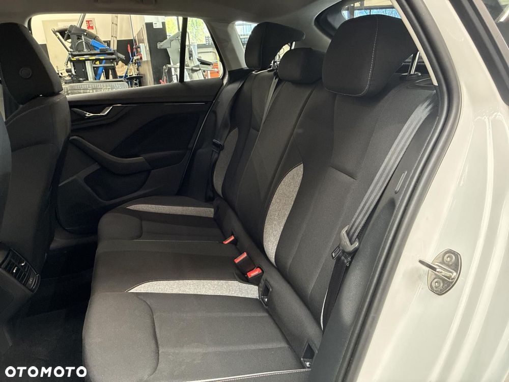 Skoda Scala 1.0 TSI Selection DSG - 17