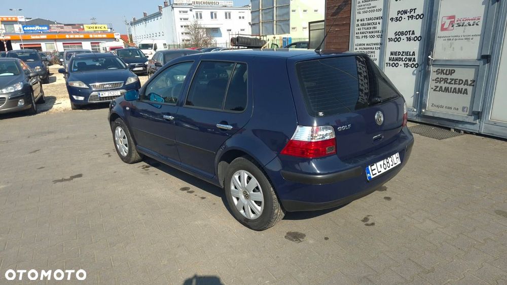 Volkswagen Golf - 2
