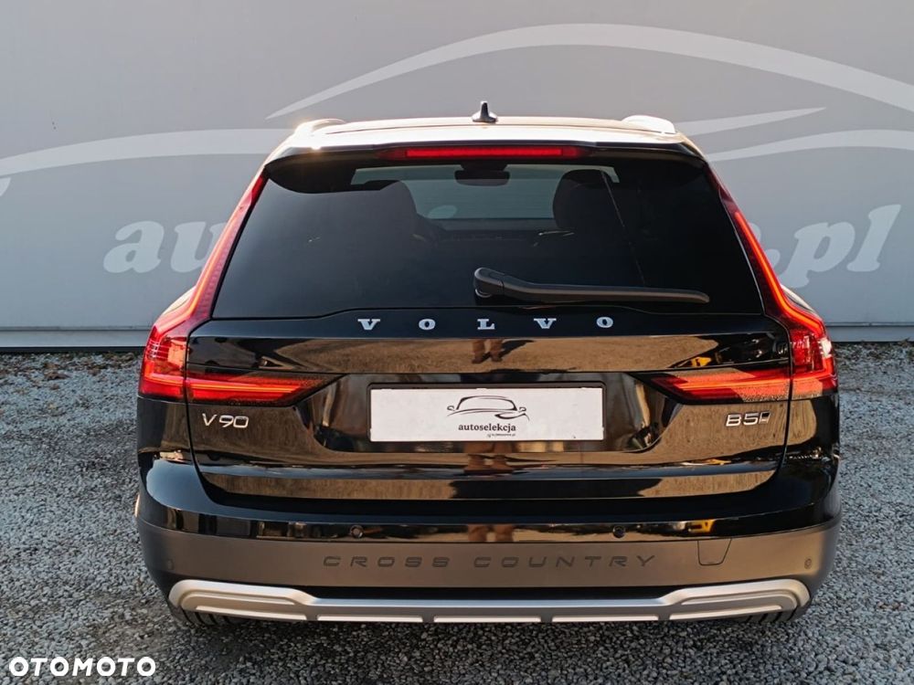 Volvo V90 Cross Country - 15