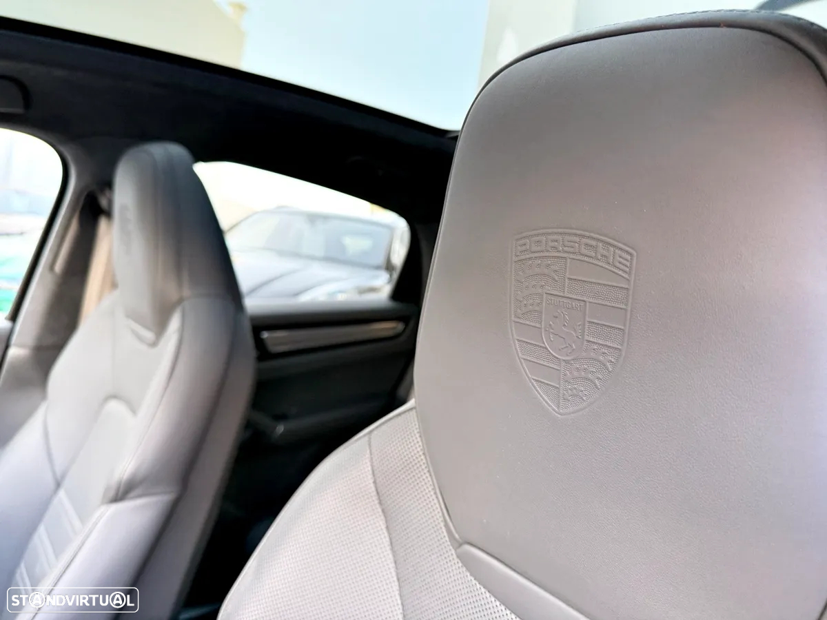 Porsche Cayenne Coupé E-Hybrid - 24