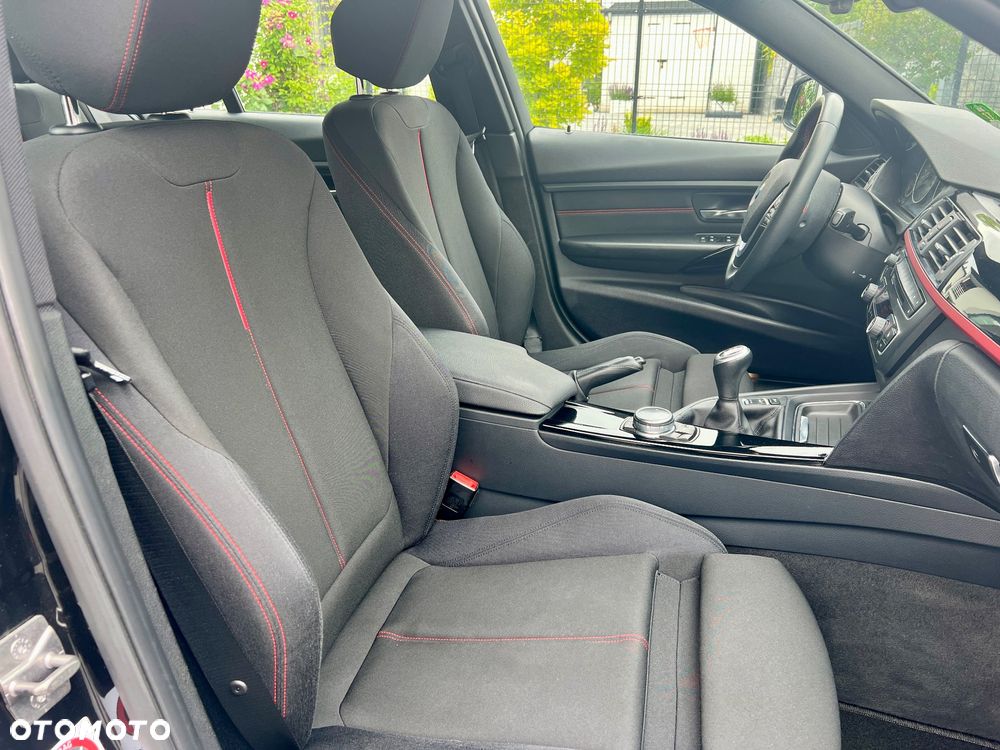 BMW Seria 3 318d xDrive Sport Line - 17