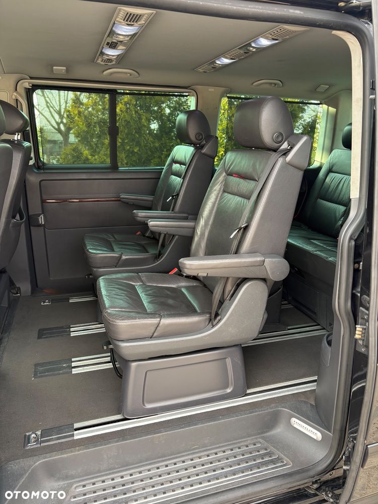 Volkswagen Multivan - 13