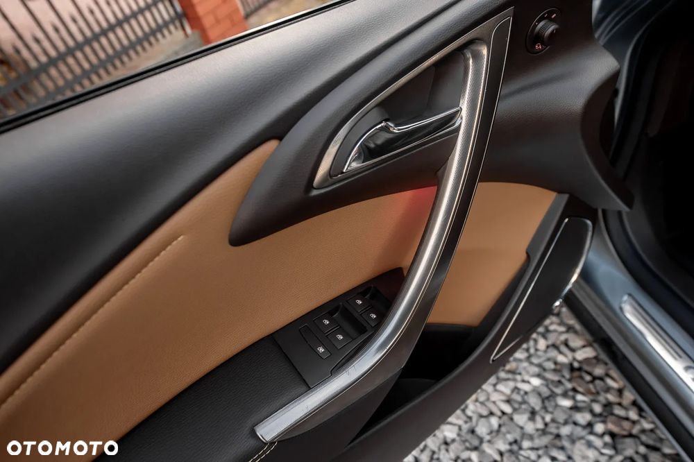 Opel Astra 1.6 Turbo Automatik Color Edition - 24