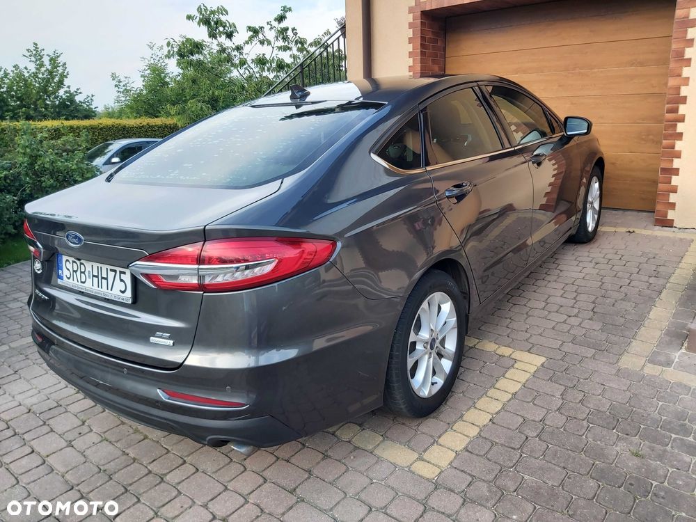 Ford Fusion - 6