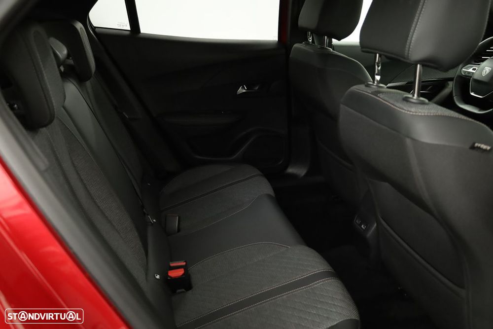 Peugeot 2008 1.2 PureTech Allure - 23