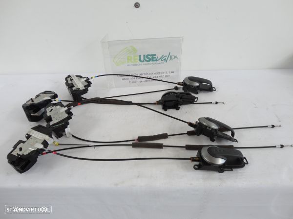 Fecho Da Porta Trás Esq Nissan Note (E11, Ne11) - 1