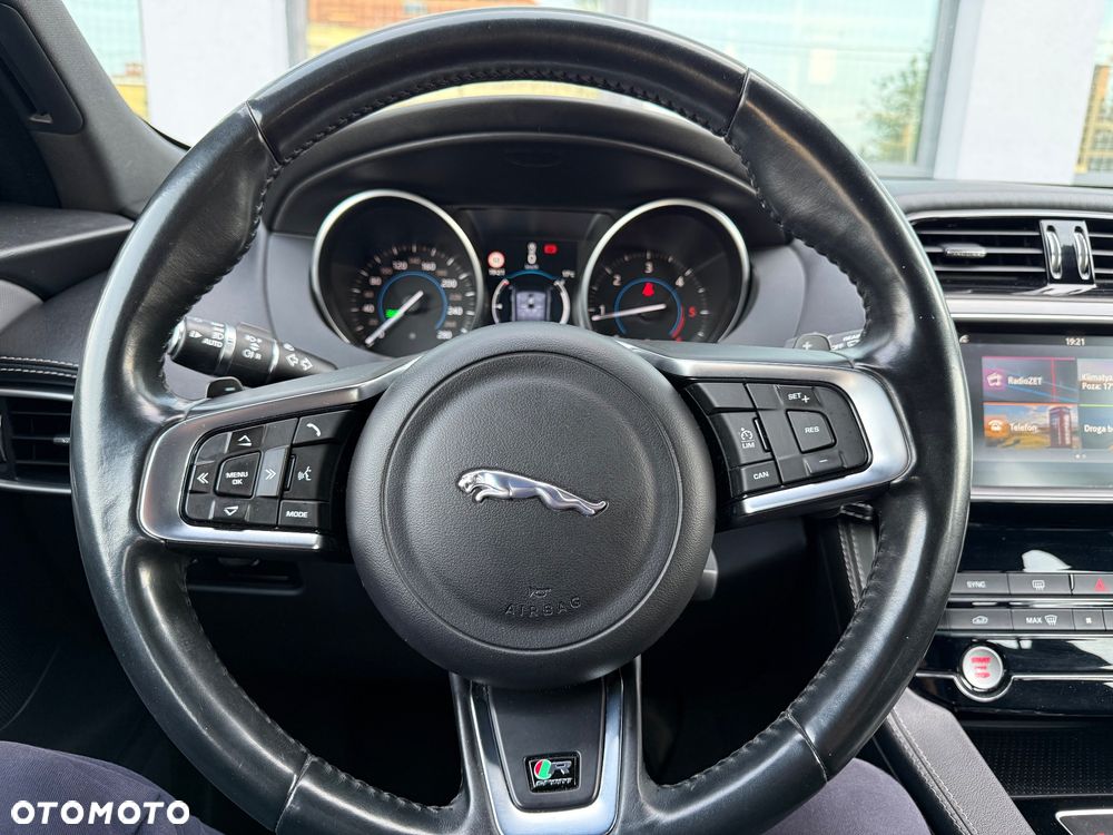 Jaguar F-Pace 20d AWD R-Sport - 15