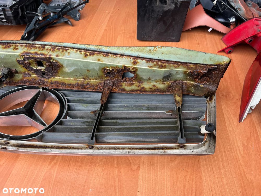 GRILL ATRAPA CHŁODNICY  MERCEDES SLC W107 C107 R107 - 9