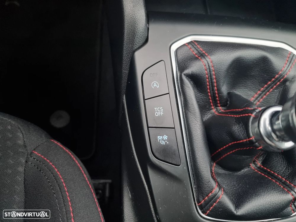 Ford Focus 1.0 EcoBoost ST-Line X - 25