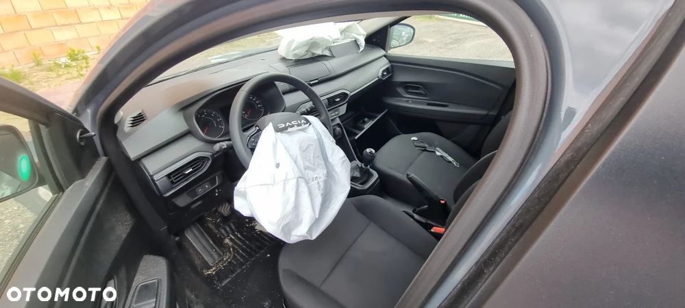 Dacia Sandero TCe 100 Essential - 7