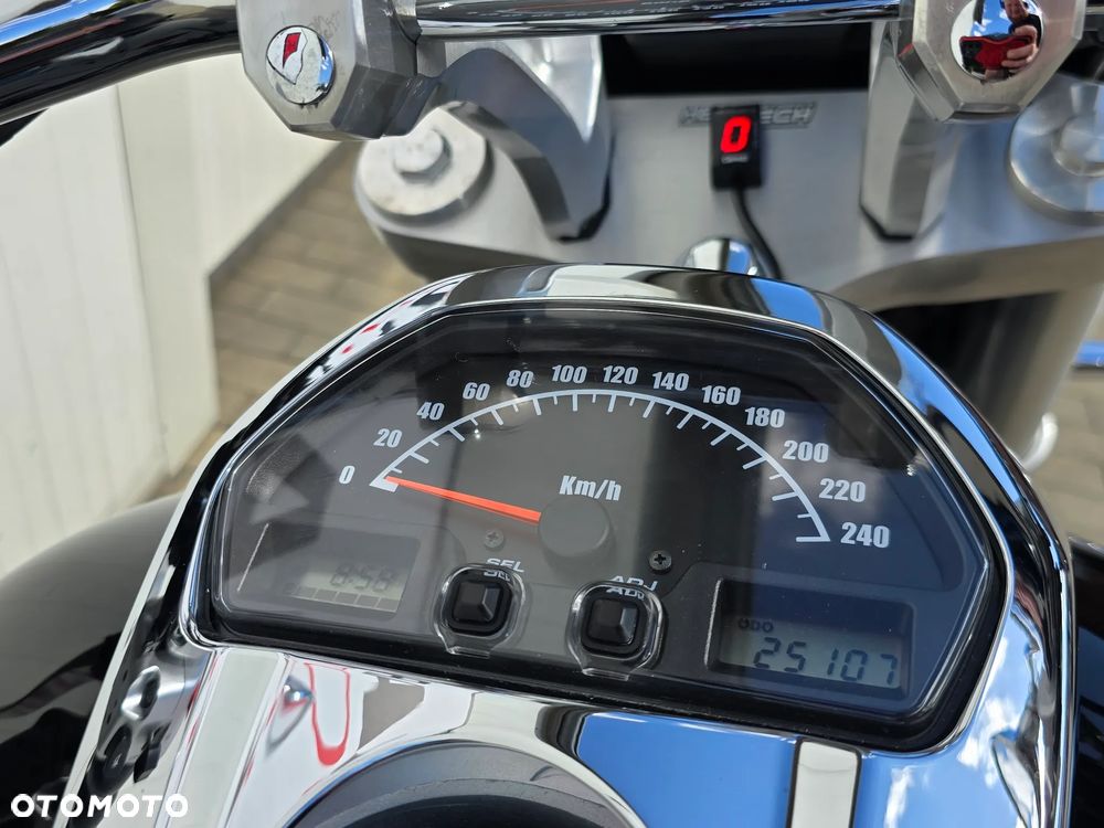 Suzuki Boulevard - 5