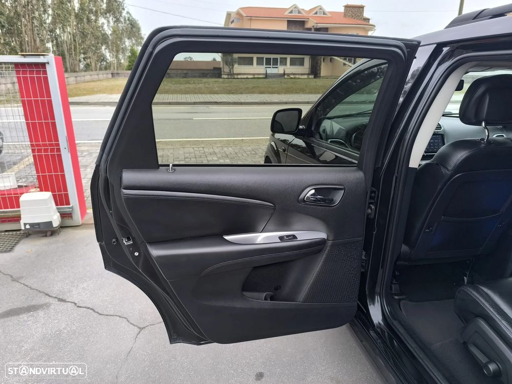 Fiat Freemont 2.0 M-Jet Urban - 30