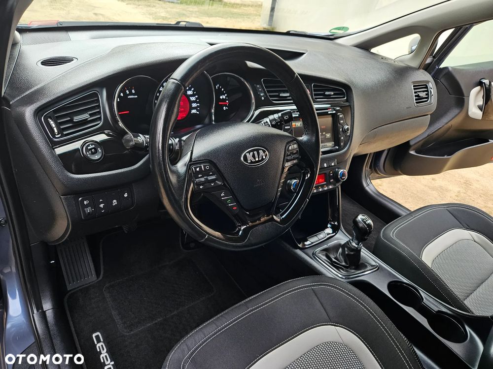 Kia Ceed - 23