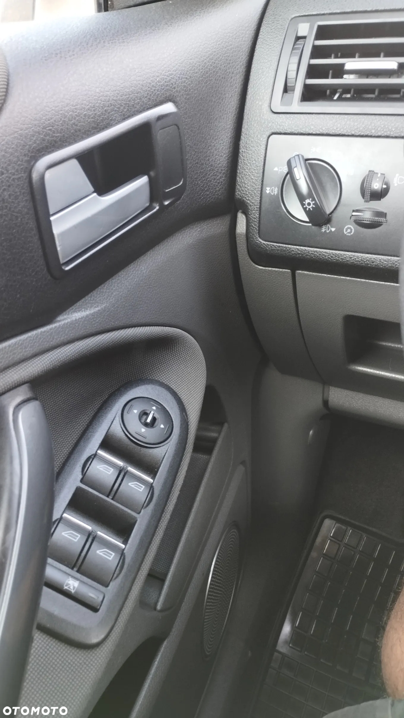 Ford Kuga 2.0 TDCi 4x4 Trend - 17