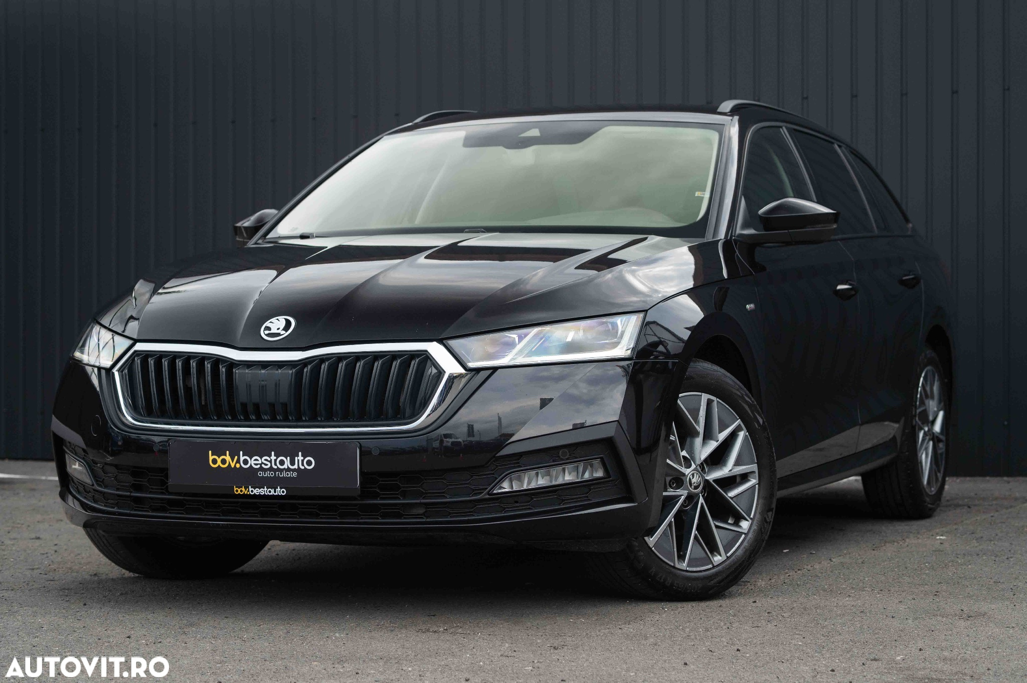 Skoda Octavia 2.0 TDI DSG Tour - 39