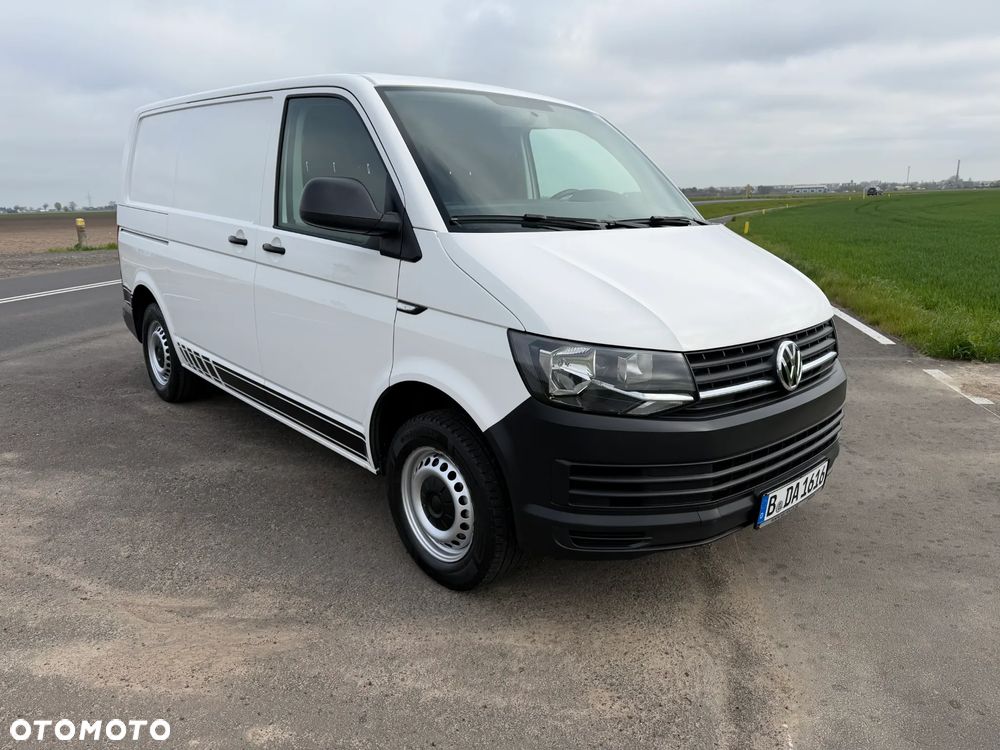Volkswagen Transporter - 1