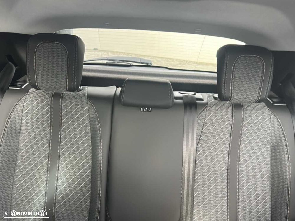 Peugeot 208 1.2 Hybrid Allure e-DCS6 - 10