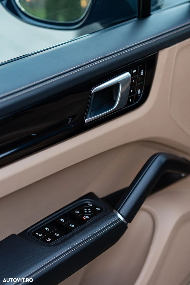 Porsche Cayenne E-Hybrid Tiptronic S - 32