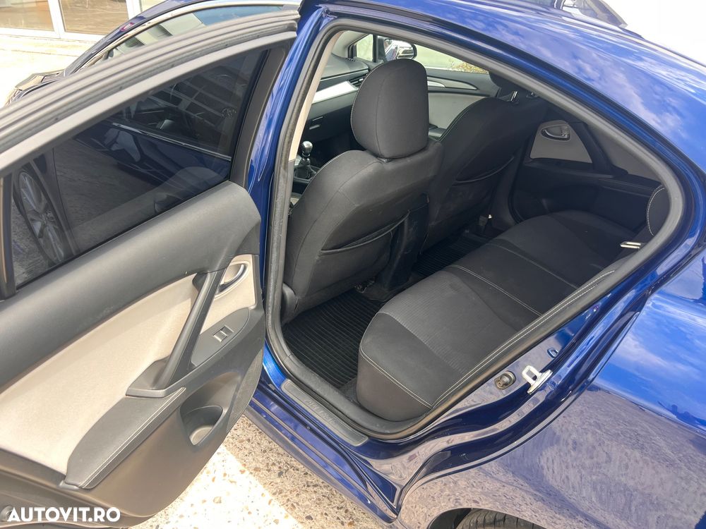 Toyota Avensis 2.0 D-4D Executive - 10