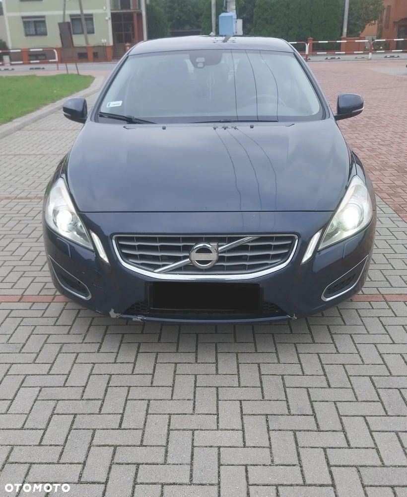 Volvo S60 D2 R-Design - 1