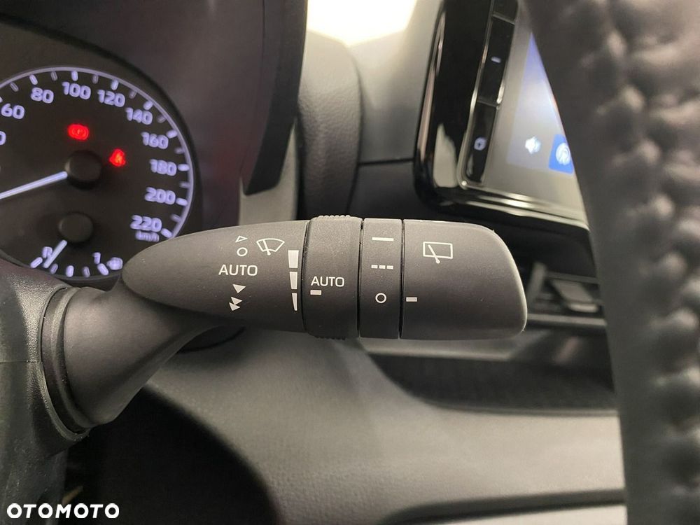 Toyota Yaris - 25