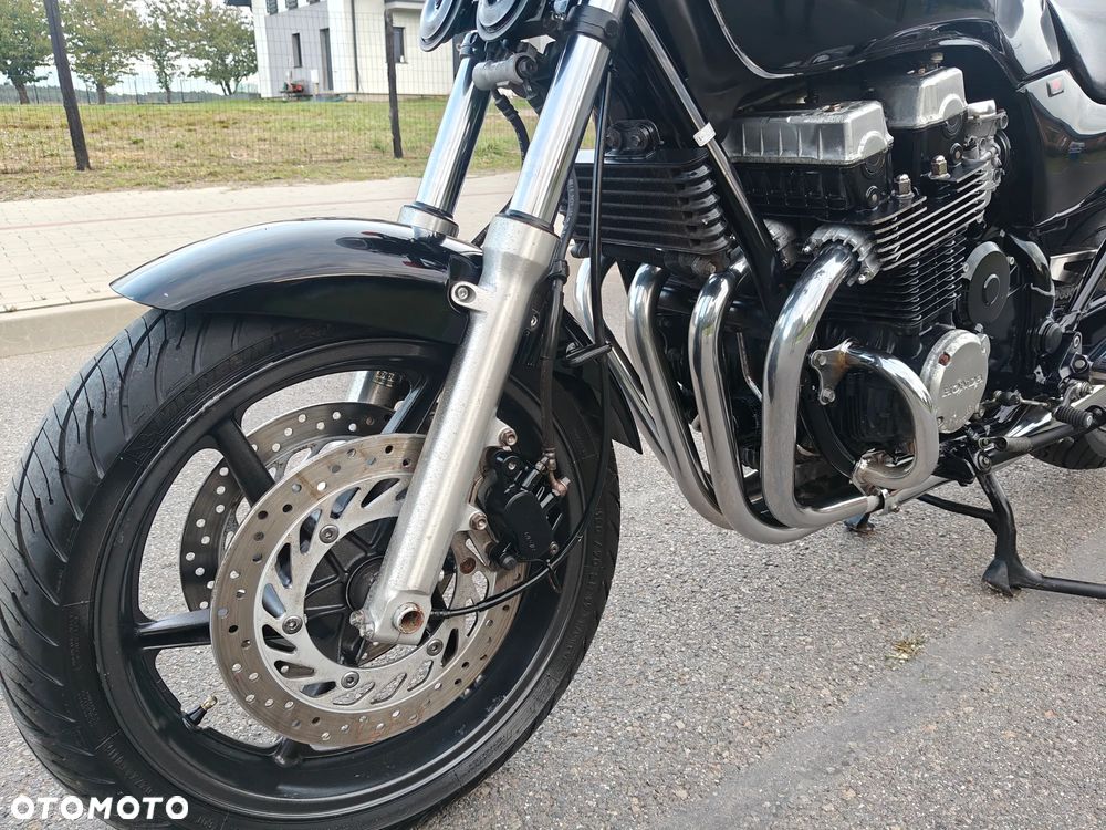 Honda CB - 12