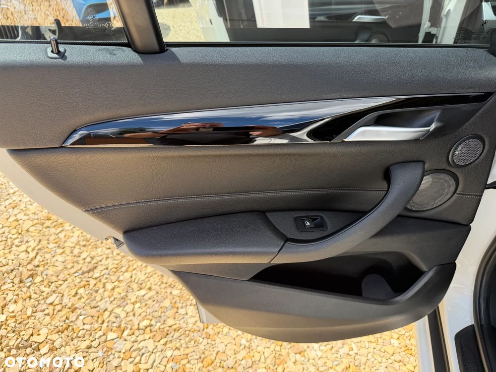 BMW X1 xDrive20d Sport Line - 22