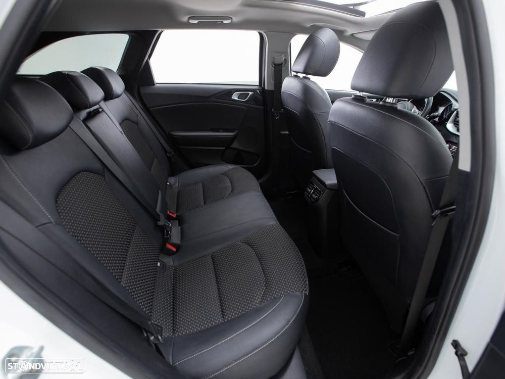 Kia Ceed SW - 13