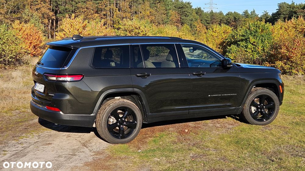 Jeep Grand Cherokee - 33