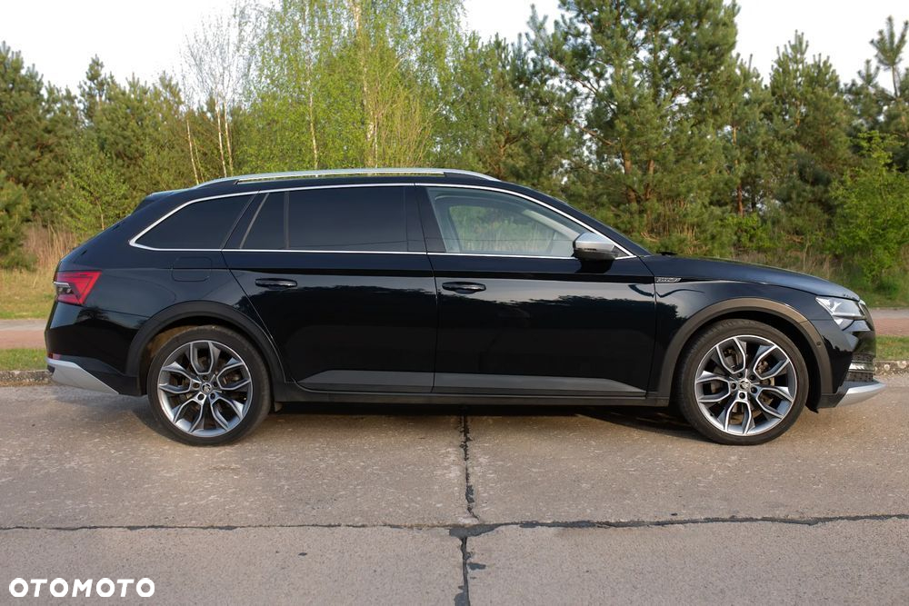 Skoda Superb 2.0 TDI SCR 4x4 Scout DSG - 21