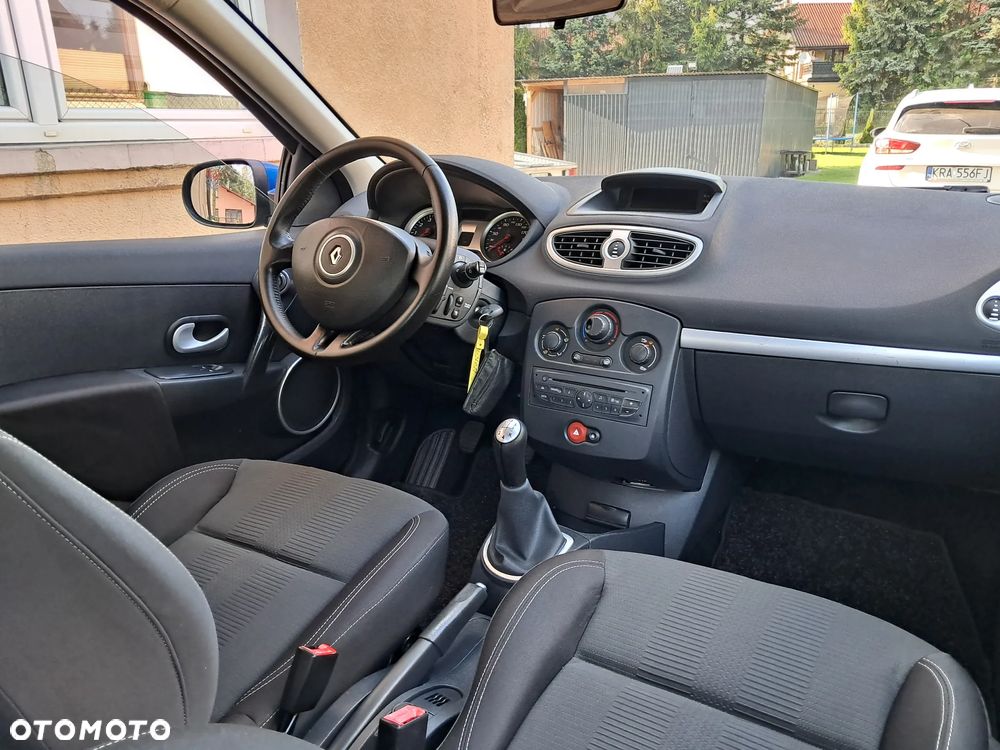 Renault Clio - 18