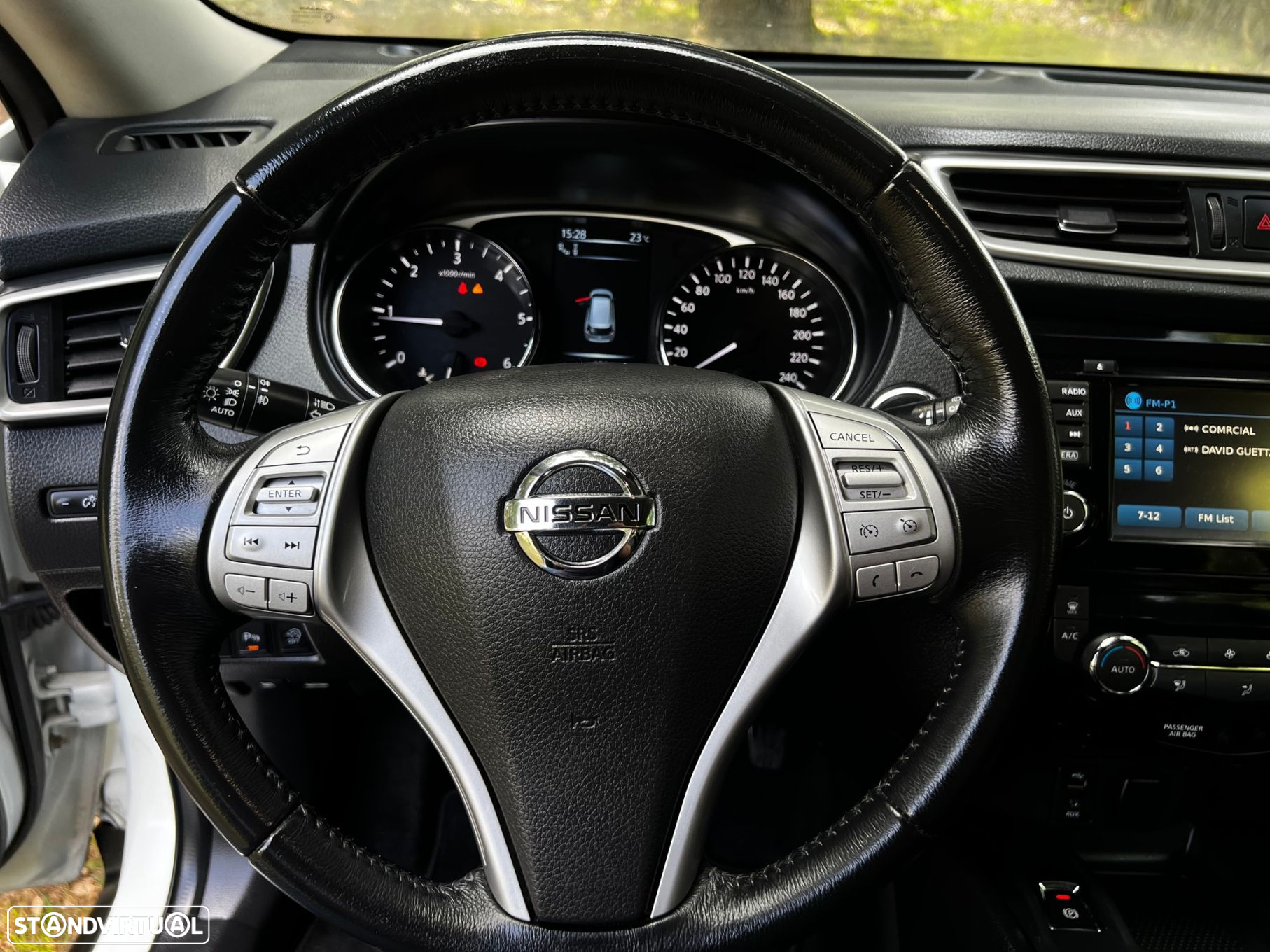 Nissan X-Trail 1.6 dCi N-Connecta - 32