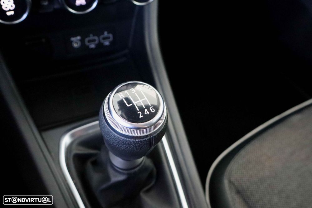 Renault Captur 1.0 TCe Evolution - 38