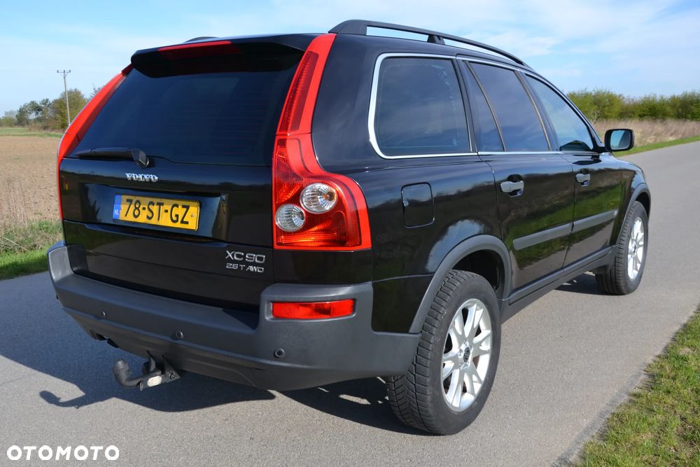 Volvo XC 90 2.5T Momentum - 25