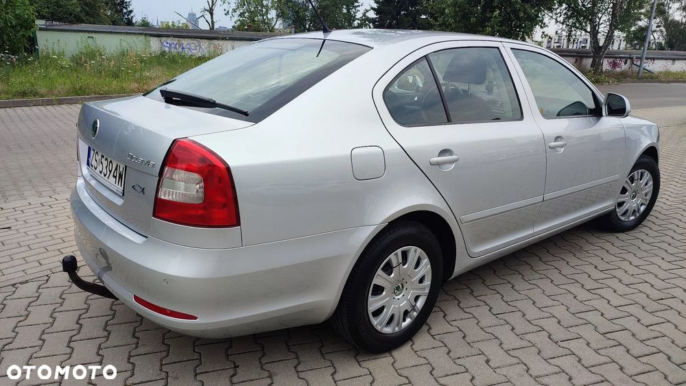 Skoda Octavia 2012 photo 2
