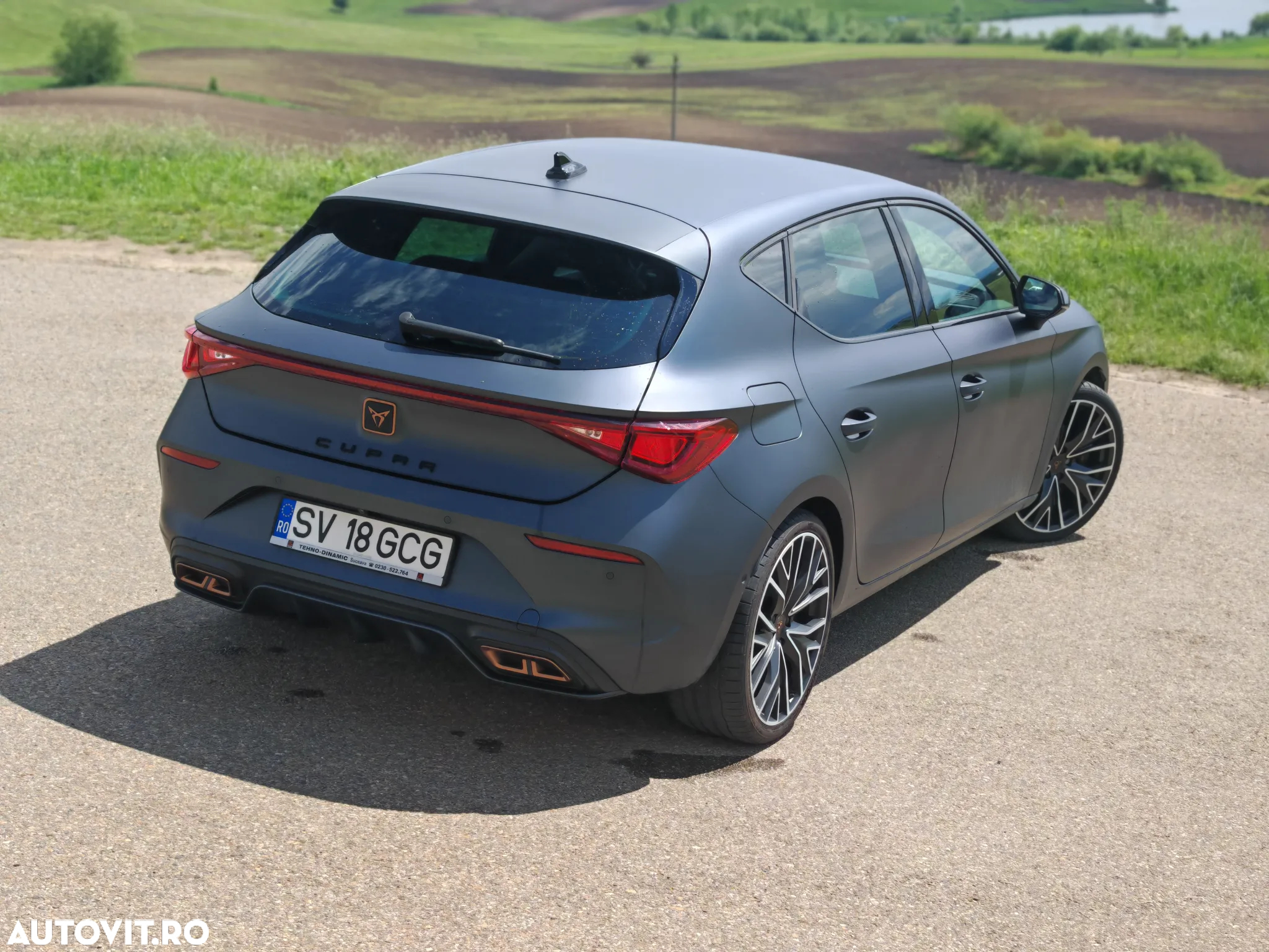 Cupra Leon 1.4 e-Hybrid (180 kW System) VZ - 4