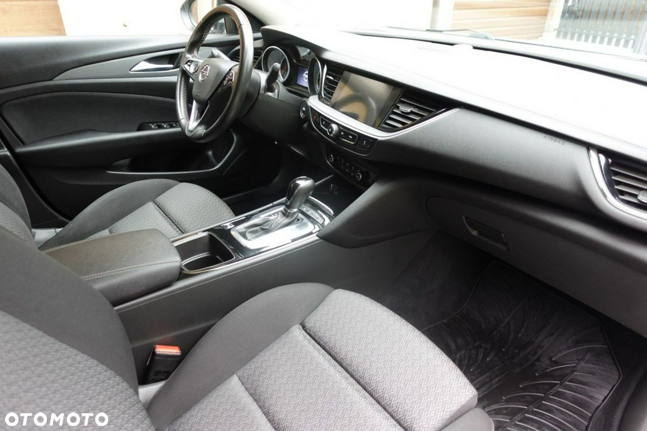 Opel Insignia - 12