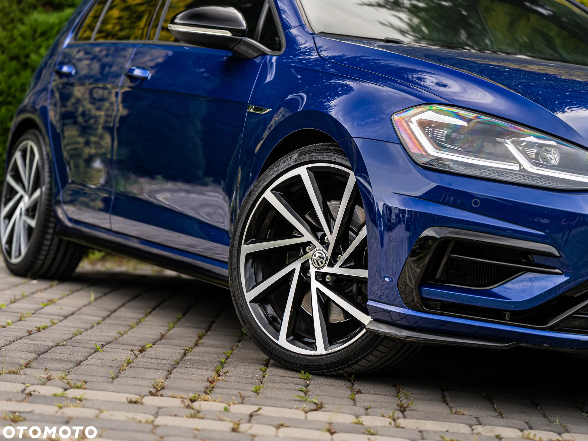 Volkswagen Golf - 2