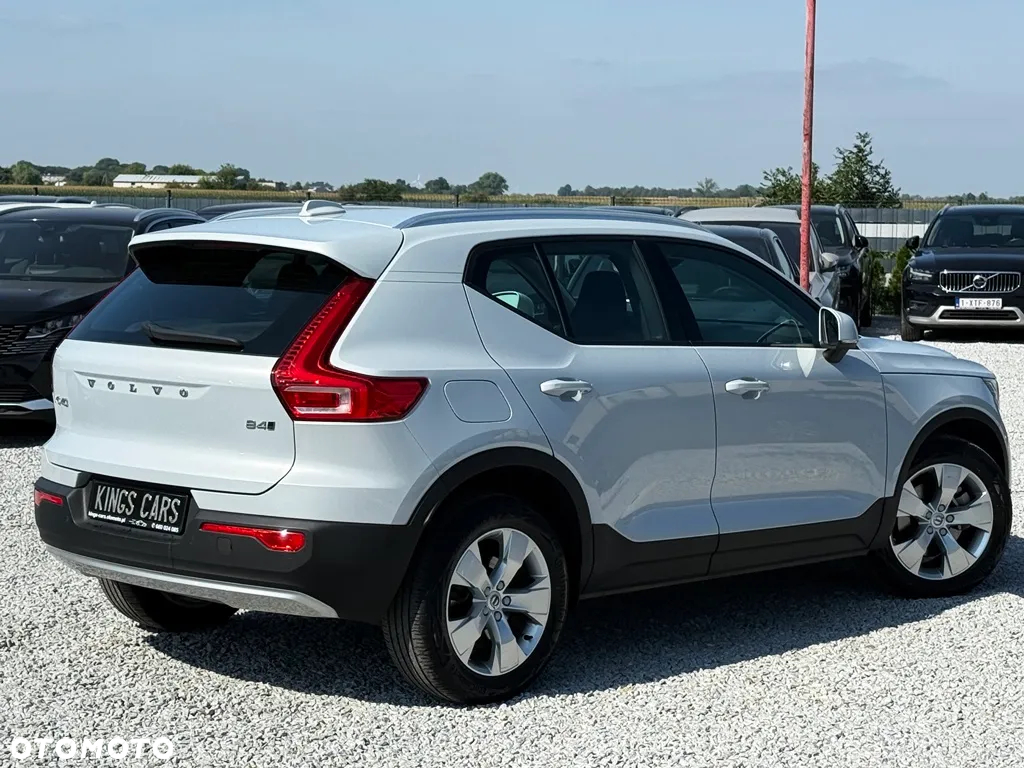 Volvo XC 40 B4 B AWD Geartronic Momentum Pro - 28
