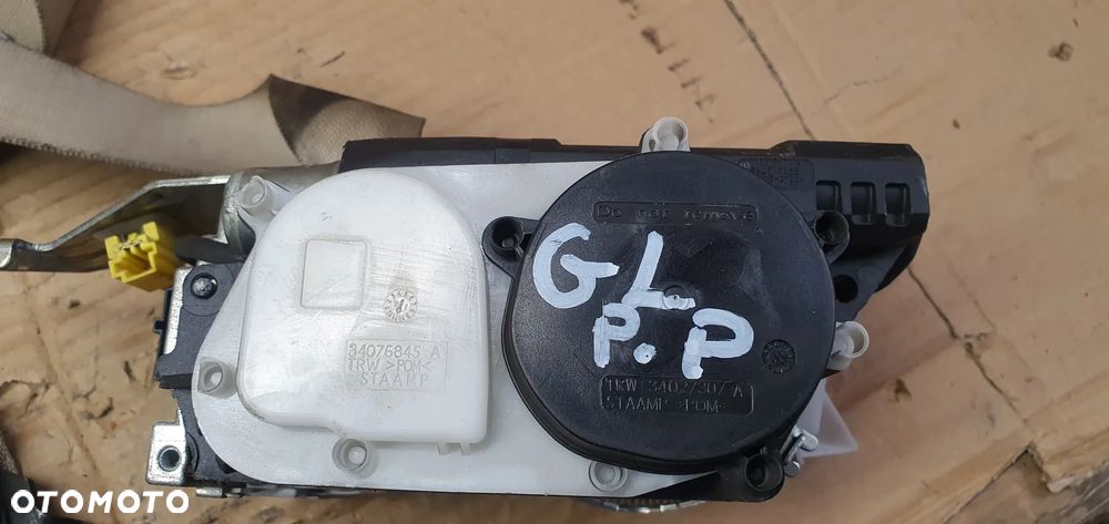 Pas bezpieczeństwa napinacz prawy przód przedni prawy Mercedes GL X166 W166 A1668601400 - 7