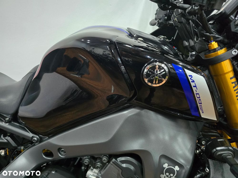 Yamaha MT - 27