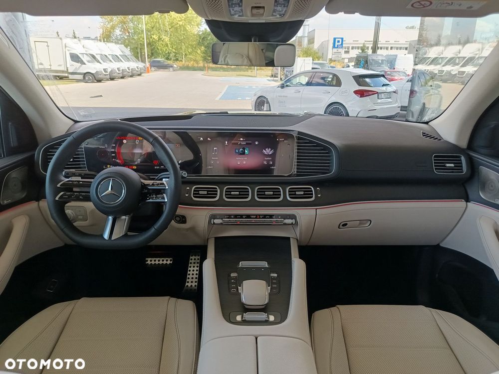 Mercedes-Benz GLS - 22